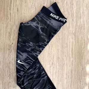 NIKE PRO Capri leggings